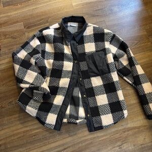 new Columbia Women's West Bend Shirt Jacket large peach/black